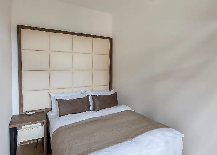 Letna Garden Apartment *