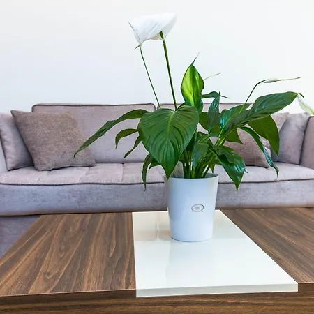 Letna Garden 아파트