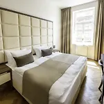 Letna Garden شقة