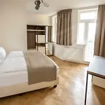 Letna Garden דירה *