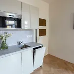 Letna Garden דירה *