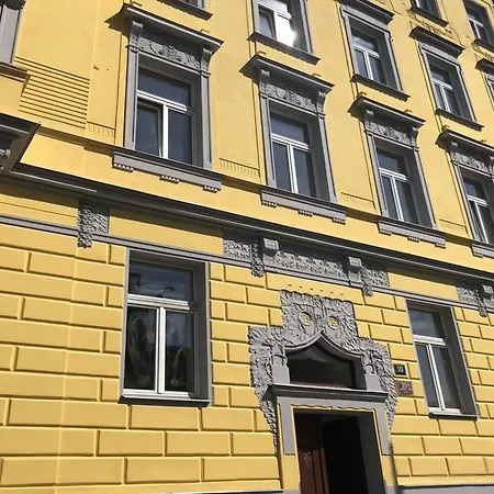 Letna Garden Appartamento Praga